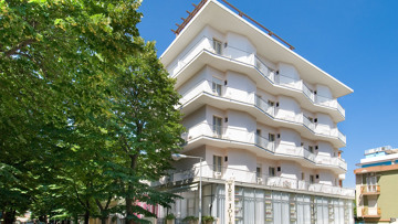 HOTEL TRES JOLIE