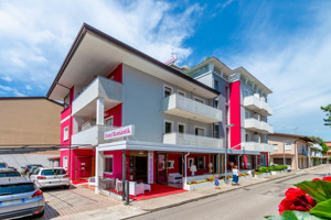HOTEL ROMANTIK - LIGNANO SABBIADORO immagine generale