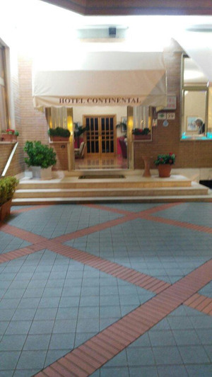 HOTEL CONTINENTAL immagine n.2