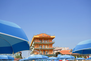 HOTEL COLA SUL MARE immagine generale