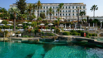 HOTEL ROYAL
