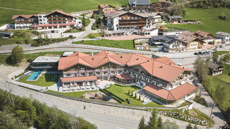WELLNESS SPORTHOTEL RACINES