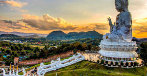 Wat Huay Pla Kang
