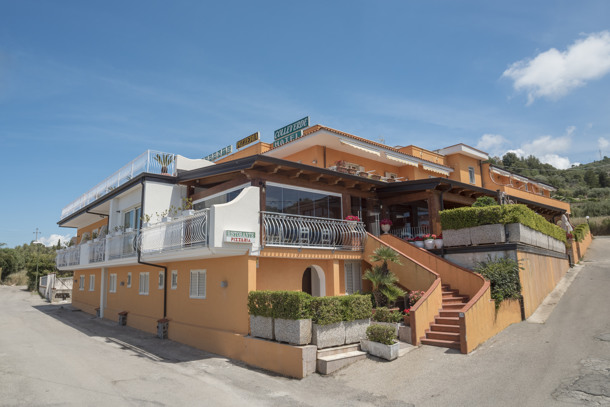 HOTEL COLLEVERDE immagine generale