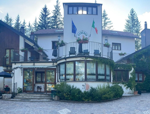 LH ALBERGO IL PARADISO immagine generale