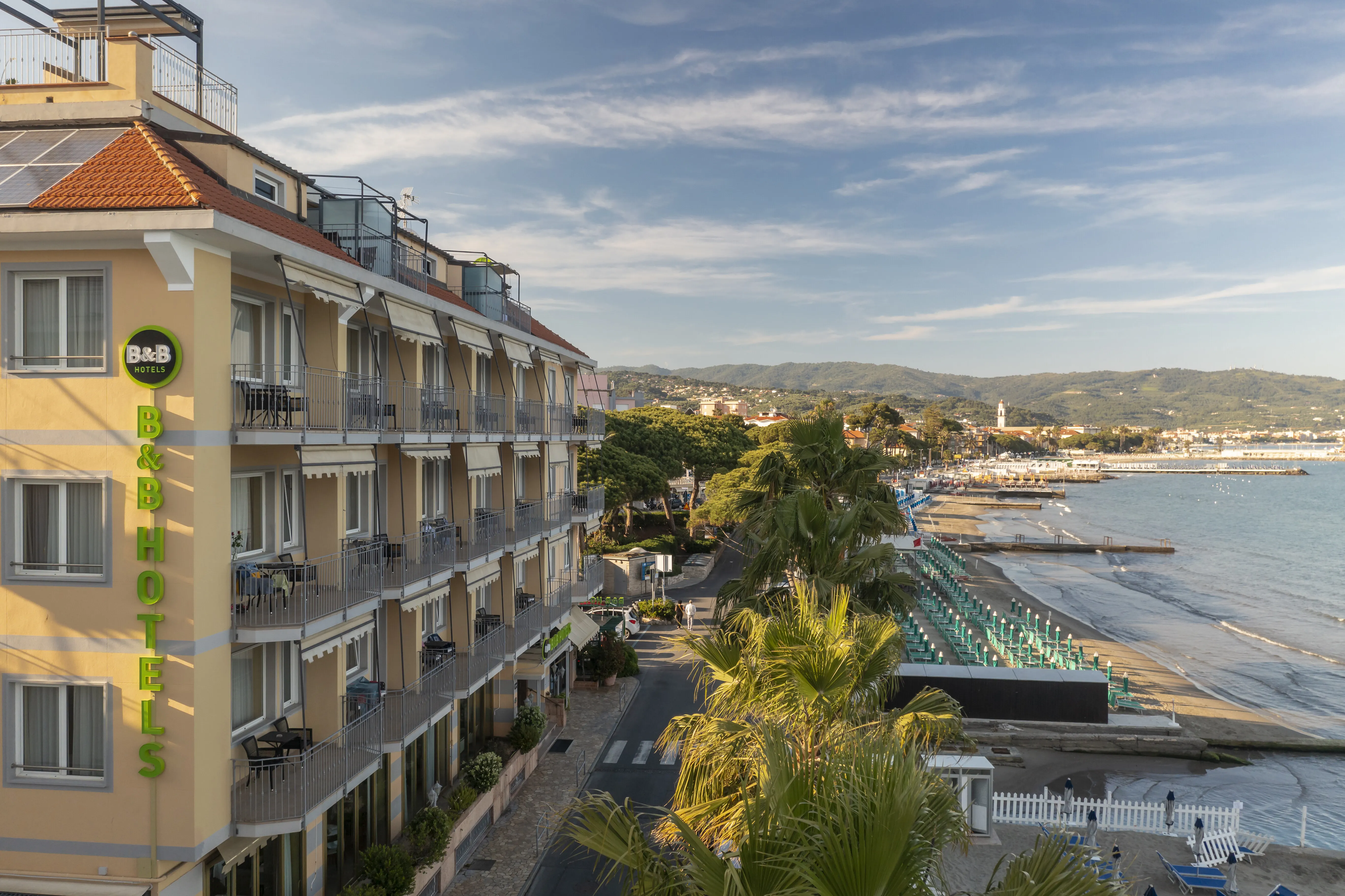 B&B DIANO MARINA PALACE immagine generale