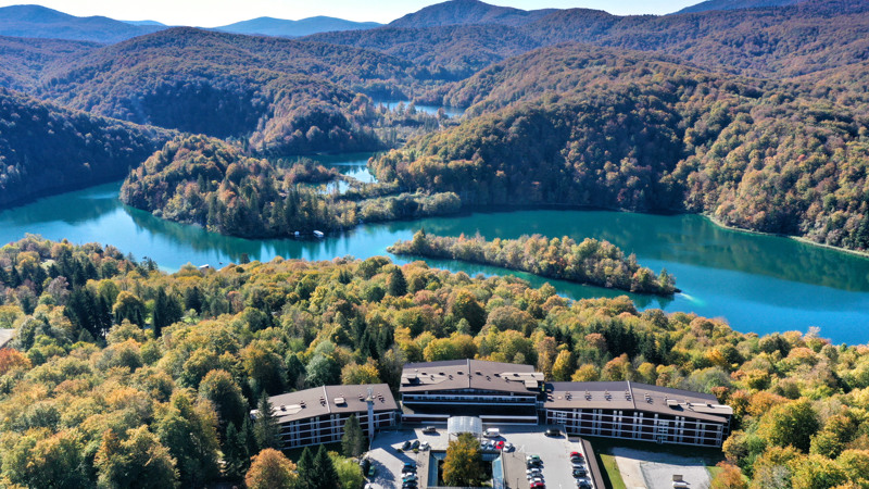 HOTEL JEZERO