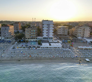 HOTEL BIKINI TROPICANA immagine n.2