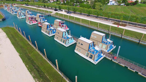 MARINA AZZURRA immagine generale