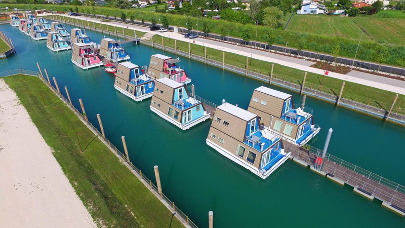 MARINA AZZURRA