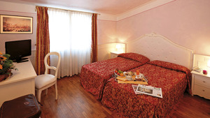 VILLA PATRIARCA HOTEL immagine n.3