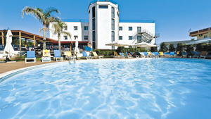 TICHO'S LIDO HOTEL immagine n.2