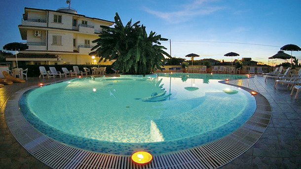 HOTEL EOLO CAPO VATICANO immagine generale