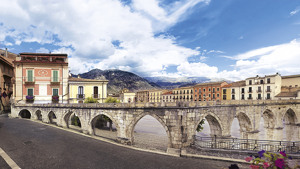 TOUR ABRUZZO IN VESPA E BICI immagine n.3