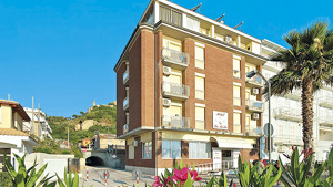 HOTEL LA PERLA immagine n.2