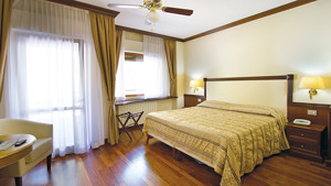 HOTEL CORONA immagine n.3