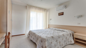 APARTHOTEL COSTA PARADISO immagine n.3
