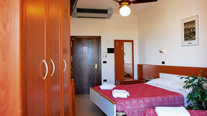 HOTEL EL TROCADERO immagine n.3