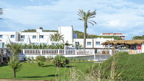 CUMEJA BEACH HOTEL immagine generale