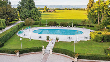 VILLA TACCHI