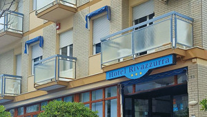 HOTEL RIVAZZURRA immagine n.2