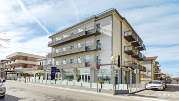 HOTEL PLATINUM