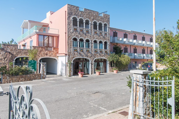 ALBERGO RESIDENZIALE CLUB GLI ONTANI immagine generale