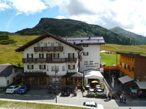 HOTEL ALPENROSE immagine n.2